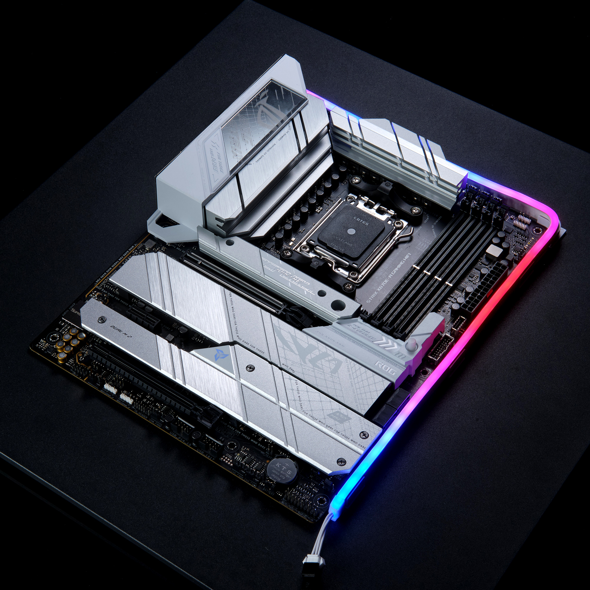 PHANTEKS NEON DIGITAL RGB LED STRIP 1M WHITE thumbnail 4