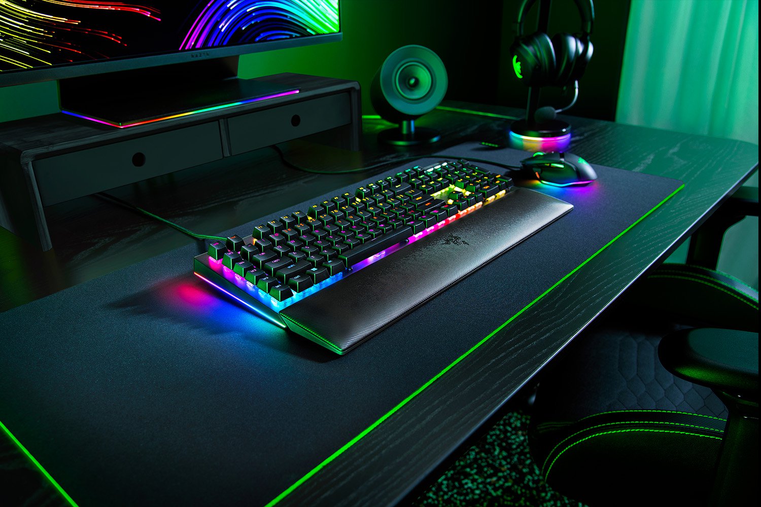 RAZER BLACKWIDOW V4 GAMING KEYBOARD GREEN SWITCH thumbnail 5