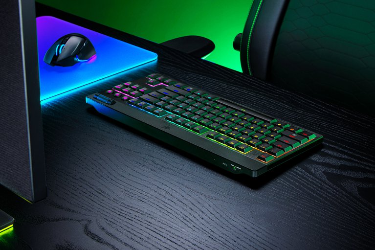 RAZER BLACKWIDOW V4 LOW-PROFI TKL HYPERSPEED OR thumbnail 4